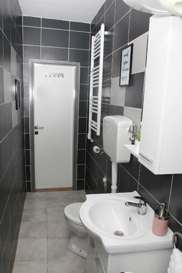 Apartman Zen Apartment Osijek Bagian luar foto
